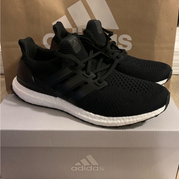 adidas UltraBOOST 5.0 DNA Core Black - Picture 8 of 10